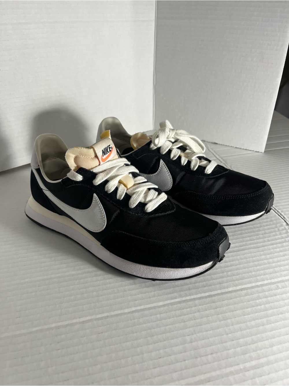 Nike Waffle Trainer size 5 1/2 youth good condition